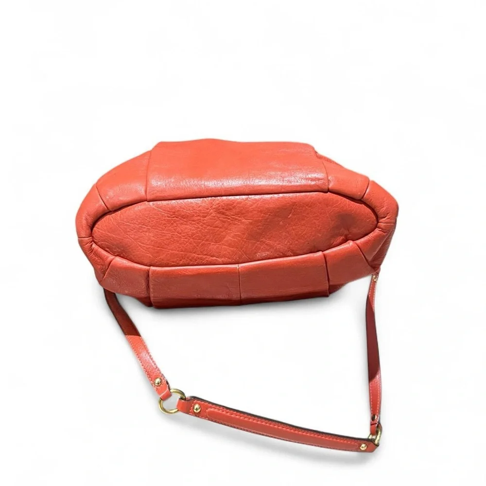 Coach - Picture 6 of 9